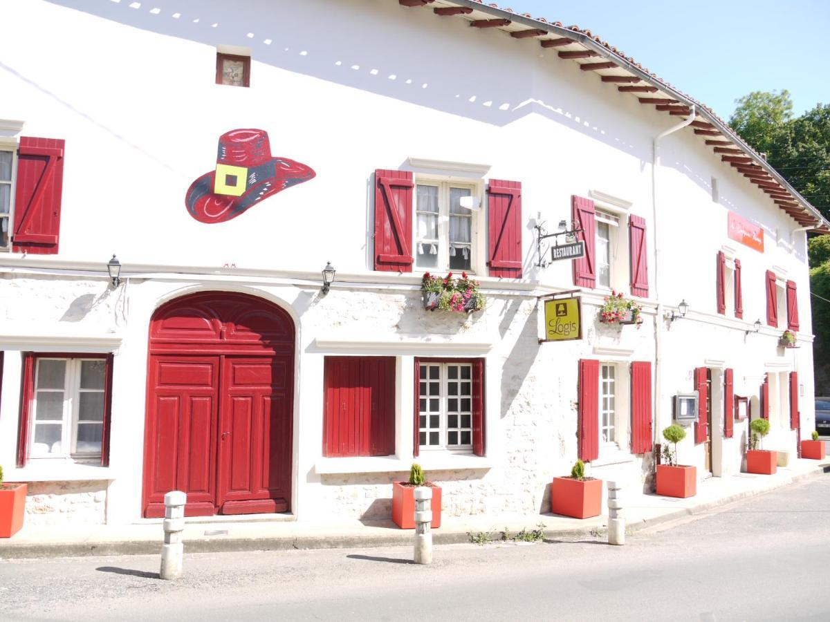 Le Chapeau Rouge Lusignan Екстер'єр фото